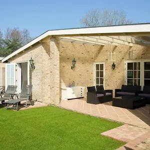 Spaanse Met Ruime Tuin Nabij Amsterdam Villa